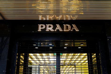 prada mağaza